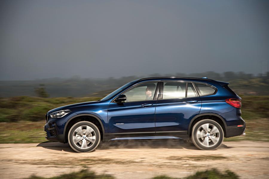  BMW X1 xDrive25i Sport Line 2015 года  (фото 2 из 36)